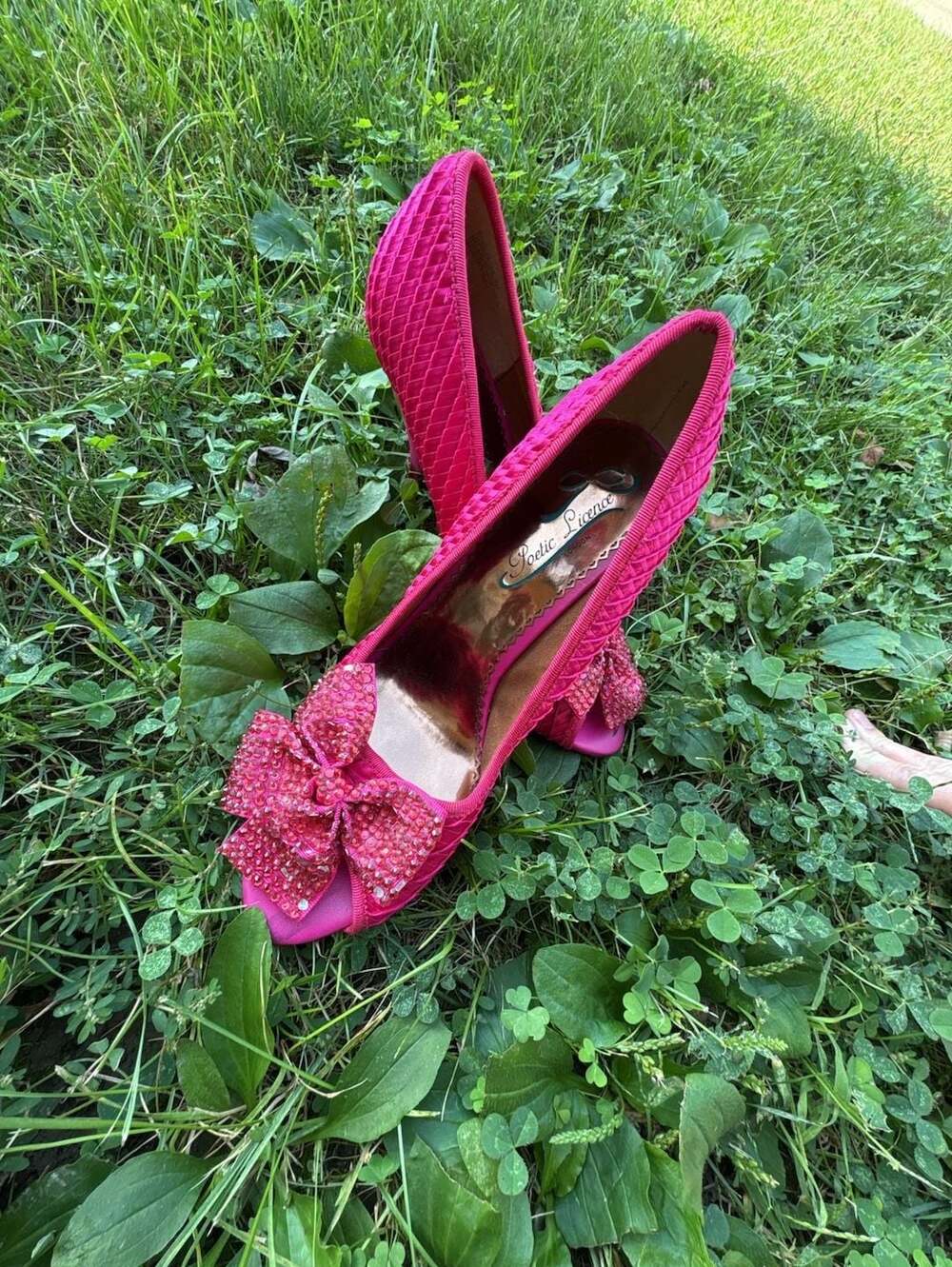Poetic Licence Spectacle Size 8 Pink Rhinestone Bow Heels